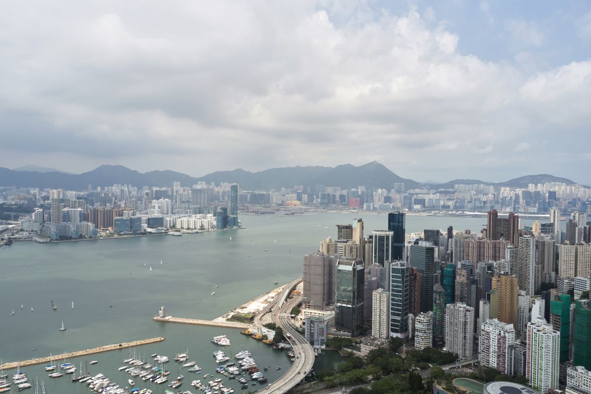 The Best of Hong Kong: City Sights & Theme Park Delights