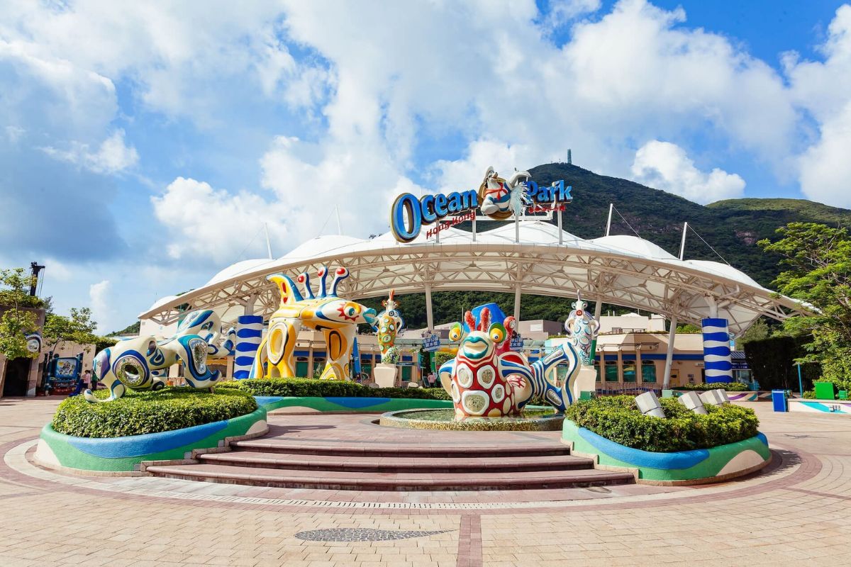 <span> Day 4</span> Ocean Park Adventures